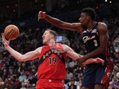 Торонто се справи като домакин на Кливланд в Националната баскетболна асоциация