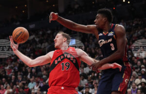 Торонто се справи като домакин на Кливланд в Националната баскетболна асоциация