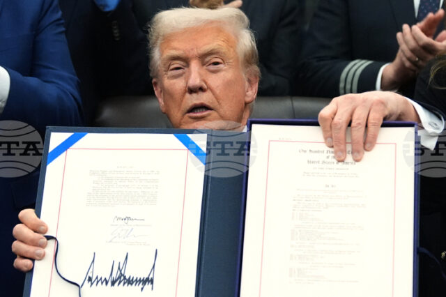 Тръмп подписа закона за край на бюджетната парализа в САЩ: ОБНОВЕНА Никога няма да позволим това да се случи отново, каза Тръмп, след като подписа закона за край на бюджетната парализа в САЩ