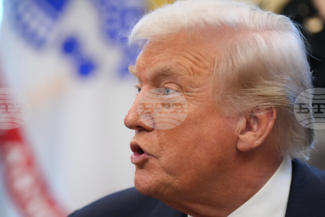 Тръмп предупреди, че САЩ ще бъдат изправени пред "икономическа катастрофа", ако Върховният съд отмени въведените от него мита