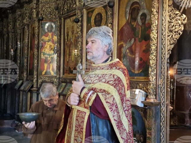 Трябва да бъдем милостиви, каза в неделната си проповед в Трябва да бъдем милостиви, каза в неделната си проповед в църквата „Св. Никола“ във Велико Търново отец Славчо Иванов