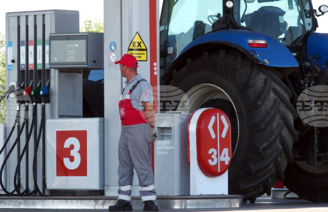 Търговската мрежа на „Лукойл България“ ще продължи да функционира в нормален режим, заявиха от компанията