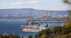 Украйна удари петролно пристанище на Русия