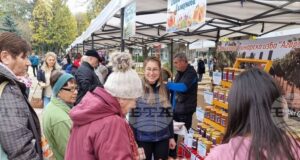 Фермерски продукти и авторски произведения на занаятчии от пет области на Югоизточна България бяха представени на изложение в Ямбол