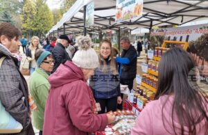 Фермерски продукти и авторски произведения на занаятчии от пет области на Югоизточна България бяха представени на изложение в Ямбол