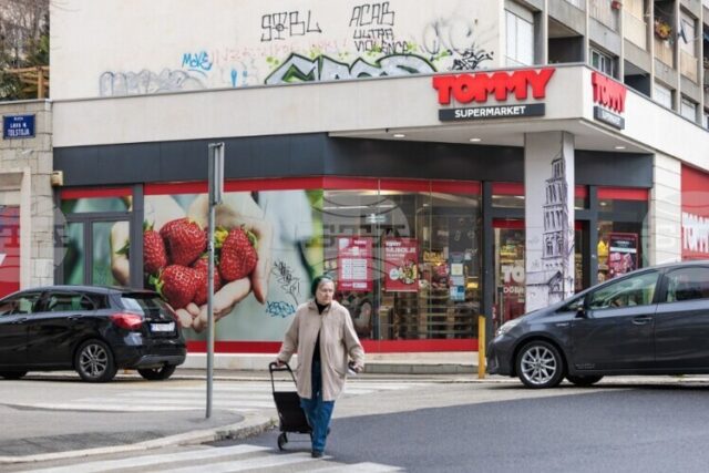 ХИНА: Търговията на дребно остава най-големият работодател в Хърватия