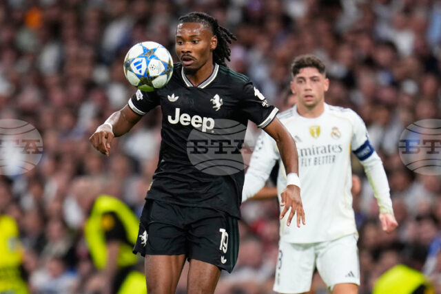 Халфът на Ювентус Кефрен Тюрам бе повикан по спешност в националния отбор на Франция