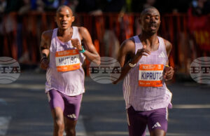 Хелен Обири от Кения направи рекорд на Маратона на Ню Йорк, сънародникът й Бенсон Кипруто триумфира при мъжете