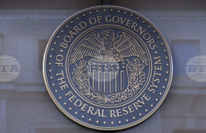 Централни банкери от УФР очертават разнопосочни сигнали за лихвената политика преди заседанието през декември