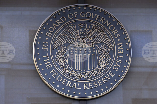 Централни банкери от УФР очертават разнопосочни сигнали за лихвената политика преди заседанието през декември