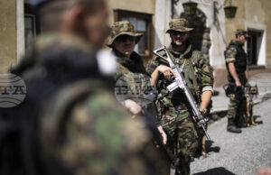 Швейцарците гласуват на референдум дали да бъде въведена задължителна военна служба за жените