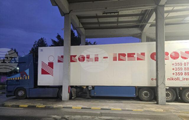 Шофьорът на товарния автомобил, в който на "Кулата" бяха открити седем мигранти, е криминално проявен, съобщи прокурор Елица Калпачка