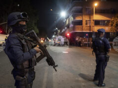 Южна Африка разполага допълнително 3500 полицаи и се готви за протести по време на срещата на Г-20 Южна Африка разполага допълнително 3500 полицаи и се готви за протести по време на срещата на Г-20