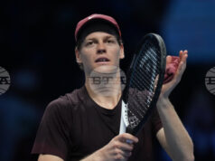 Яник Синер победи Александър Зверев за трети път в рамките на 17 дни и достигна до полуфиналите на Финалния турнир на АТП в Торино