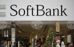 Японската „Софтбанк груп“ обяви, че е продала дела си в „Енвидиа“ през октомври и отчете утроена годишна печалба за първата половина на годината