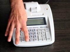 „Пистолет в лицето на бизнеса“: В последния момент държавата задължава фирмите да въведат софтуер за продажби касови апарати