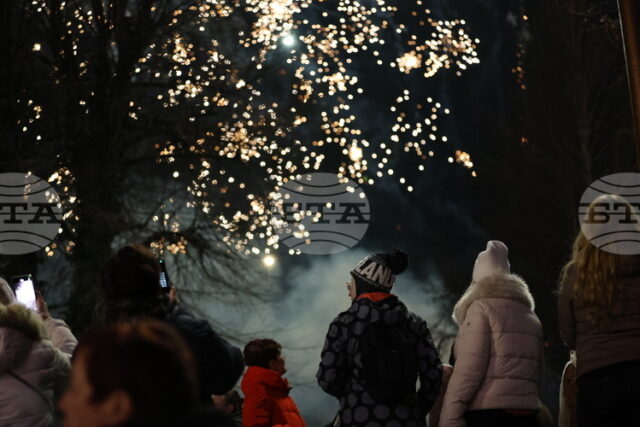 С празнична програма, местни ястия и пъстра заря Банско постави С празнична програма, местни ястия и пъстра заря Банско постави начало на зимния сезон
