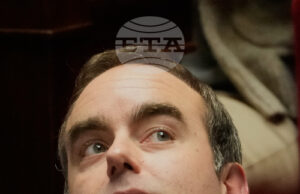 Френският парламент одобри специален законопроект, осигуряващ временно финансирне на държавата