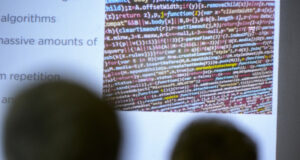 От супермаркетите до полицията: изкуственият интелект променя работните места в Нидерландия