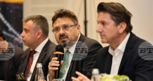 "БГ ТУРИЗЪМ - ЗИМА 2025/2026"
                                                                                                Посланията от България през новия зимен сезон са въвеждането на еврото, сигурна ваканция и природните условия, каза Кирил Вълчев на форум на БТА в Пампорово