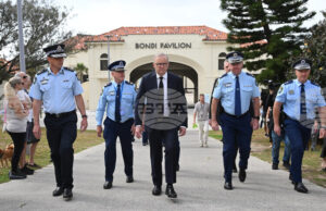 Австралийската полиция каза, че масовото убийство в Сидни е вдъхновено от „Ислямска държава“ Австралийската полиция каза, че масовото убийство в Сидни е вдъхновено от „Ислямска държава“