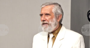 Авторската си лирика и биографията на Имре Калман ще представи днес в Русе писателят Петър Вангелов