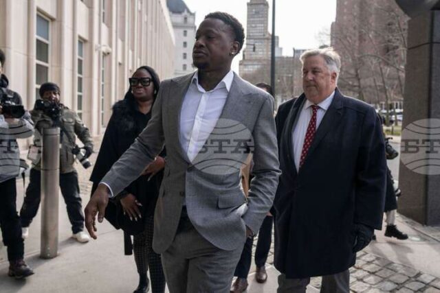 Адвокатите на баскетболиста Тери Розиър искат отхвърляне на обвиненията срещу него