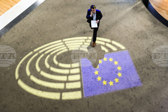 Акт за цифровите услуги
                                                                                                Евродепутати от комисия към ЕП обсъдиха становището за въздействието на социалните медии върху младите хора