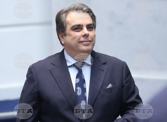 Асен Василев: Правителството да си ходи. Докато се извъртят мандатите, Асен Василев