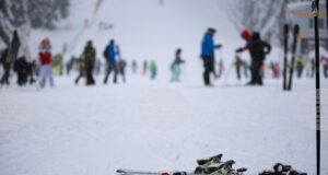 Атрактивно спускане и празнична програма бележат началото на зимния сезон в Банско днес