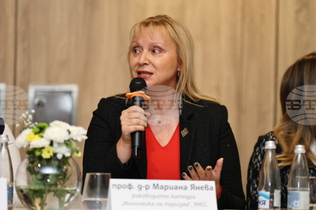 "БГ ТУРИЗЪМ – ЗИМА 2025/2026"
                                                                                                Позитивните послания в туризма са изключително важни, каза проф. д-р Мариана Янева, ръководител на катедра "Икономика на туризма" на УНСС на форум на БТА в Пампорово