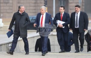 Президентът Румен Радев се срещна с представители на парламентарната група на "БСП - Обединена левица"