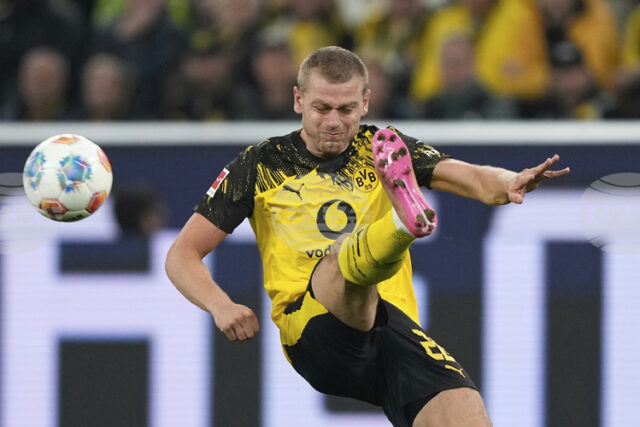 Барселона проявява интерес към защитник от Борусия Дортмунд Барселона проявява интерес към защитник от Борусия Дортмунд