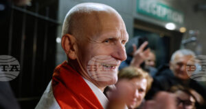 Беларуският дисидент Алес Беляцки заяви след освобождаването си, че продължава борбата