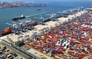 Ръст на продажбите на дребно и на промишленото производство в Китай за януари и февруари, показват официални данни