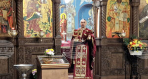 Божието благословение и милост да бъдат върху всички ни, пожела отец Анатоли Тодоров в черквата „Св. Успение Богородично“ в Търговище