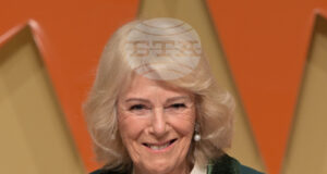 Британската кралица Камила посети снимачната площадка на сериала „Съперници“