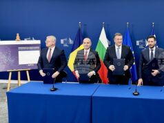 България, Гърция, Румъния и ЕК подписаха меморандум за развитие на транспортната инфраструктура между трите държави България, Гърция, Румъния и ЕК подписаха меморандум за развитие на транспортната инфраструктура между трите държави