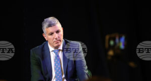 България се вдигна, написа във Фейсбук депутатът от "Продължаваме промяната-Демократична България" Андрей Цеков.