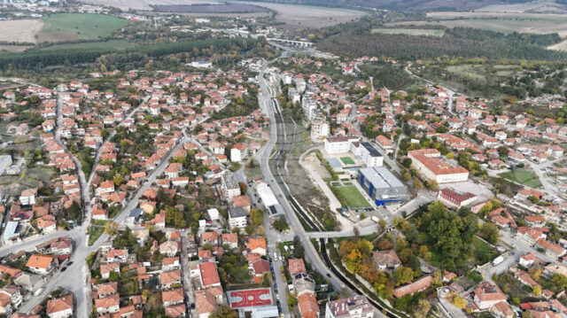 Бяла открива празненствата за 135-ата годишнина на града и мечтае Бяла открива празненствата за 135-ата годишнина на града и мечтае напусналите я жители да се завърнат