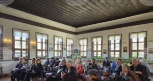 В Копривщица се проведе семинар за опазване от въздействията на климата на Мавзолея костница на Априлци