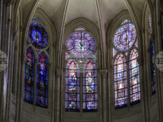 В Париж са представени спорни проекти за нови витражи на катедралата „Нотр Дам“ В Париж са представени спорни проекти за нови витражи на катедралата „Нотр Дам“