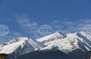 Във високите части на Рила и Пирин духа бурен вятър, предупреждават от Планинската спасителна служба