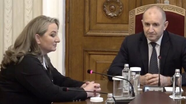 ГЕРБ изпрати само Деница Сачева на консултациите при Радев ГЕРБ изпрати само Деница Сачева на консултациите при Радев.