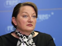 ГЕРБ намекнаха, че може парламентът да приеме и редовен бюджет Деница Сачева