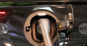 Германия очаква близо 700 000 нови електромобила през 2026 г., според прогнози на бизнеса