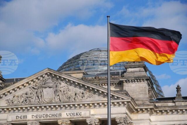 Германските парламентаристи обсъждат лишаване от право на германско гражданство при предоставени неверни данни от страна на мигрантите