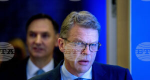 Германците трябва да работят повече, призова президентът на „Дойче банк“ Кристиан Зевинг