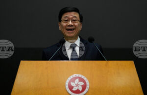 Главният администратор на Хонконг обяви независимо разследване на причините за пожара в небостъргачи, отнел живота на над 150 души Главният администратор на Хонконг обяви независимо разследване на причините за пожара в небостъргачи, отнел живота на над 150 души