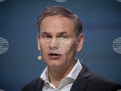 Главният изпълнителен директор на „Фолксваген Груп“ планира да продължи програмата за икономии и реорганизация на компанията Главният изпълнителен директор на „Фолксваген Груп“ планира да продължи програмата за икономии и реорганизация на компанията